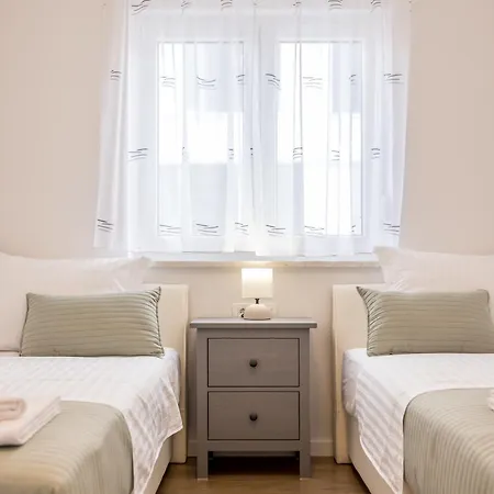 Apartmán Adriatic Nest, Cozy And Modern Two Bedroom Kaštela