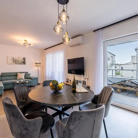 Adriatic Nest, Cozy And Modern Two Bedroom * Kaštela