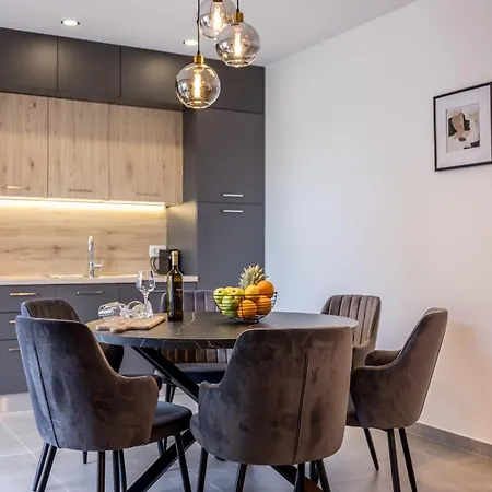 Apartmán Adriatic Nest, Cozy And Modern Two Bedroom