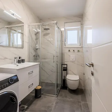 Apartmán Adriatic Nest, Cozy And Modern Two Bedroom *