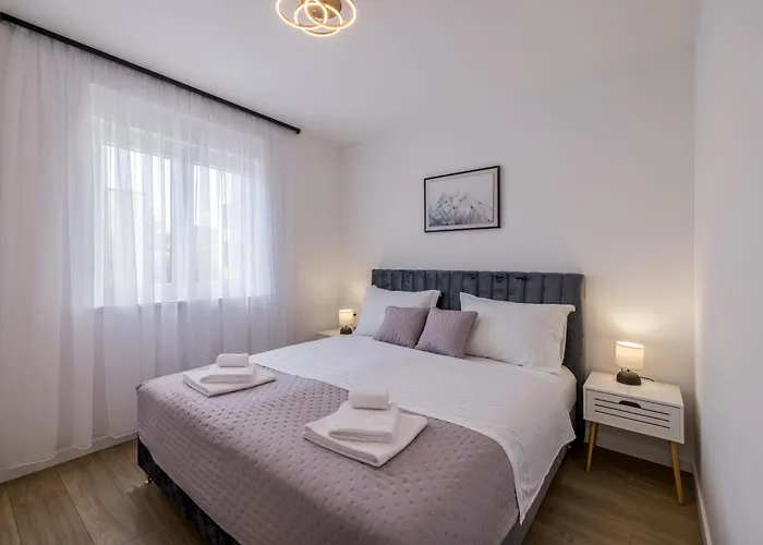 Adriatic Nest, Cozy And Modern Two Bedroom Kaštela